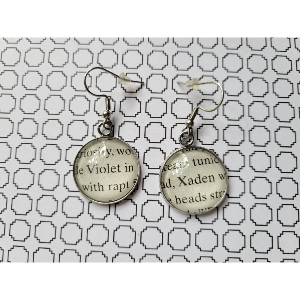 Violet and Xaden pendant earrings made with Fourth Wing book pages